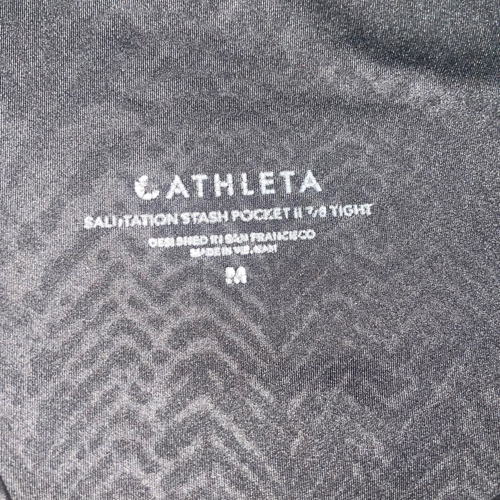 Athleta Salutation Stash Pocket II 7/8 Tight – Black Chevron – Size M - Picture 2 of 4
